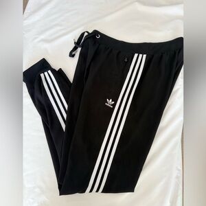 ADIDAS‎ WOMEN DROP CROTCH JOGGER/TRACK PANTS (BLACK) Size Medium